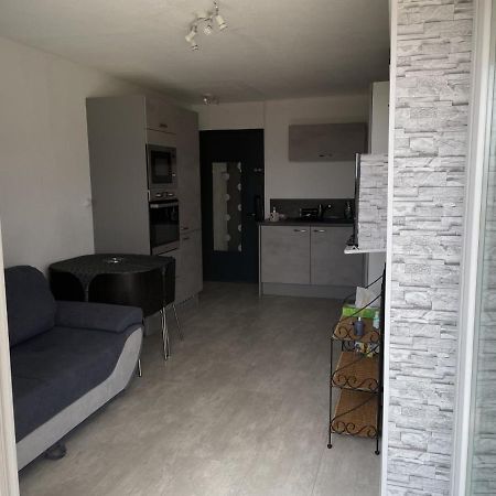 Bormes-Les-Mimosas - Appart 25M2 Avec Balcon - 4P Exterior foto